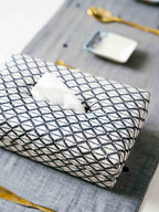 Tissuebox van puur katoen - jacquardgeweven, geometrisch ontwerp