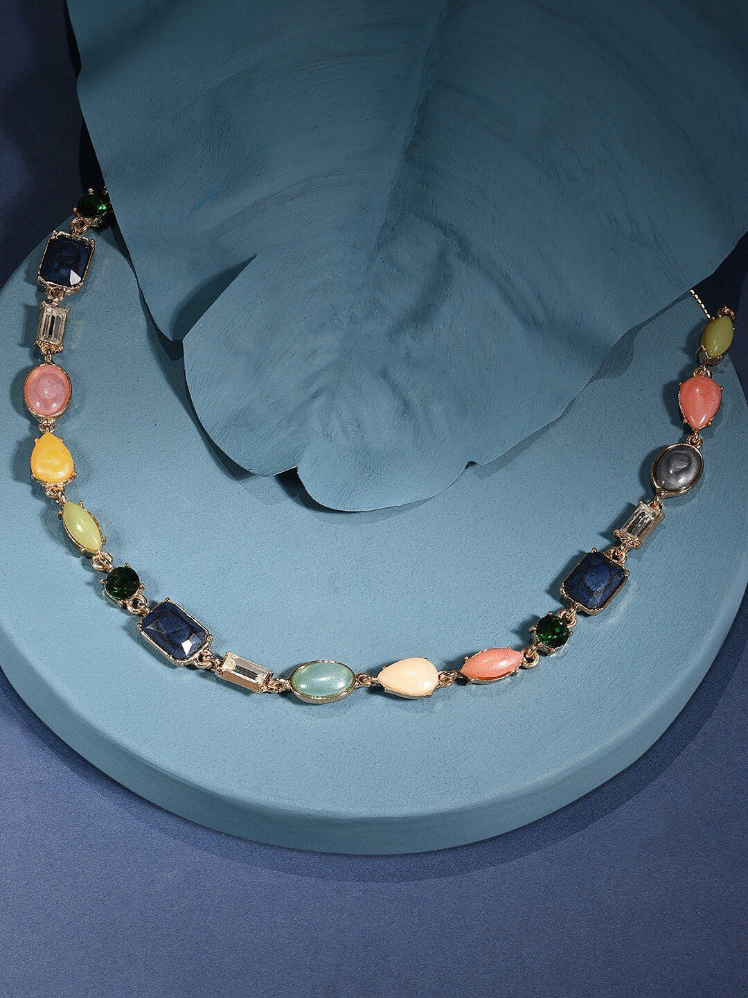Vergulde ketting – mode-sieraden – legering, blauw accent – ​​52 cm lengte