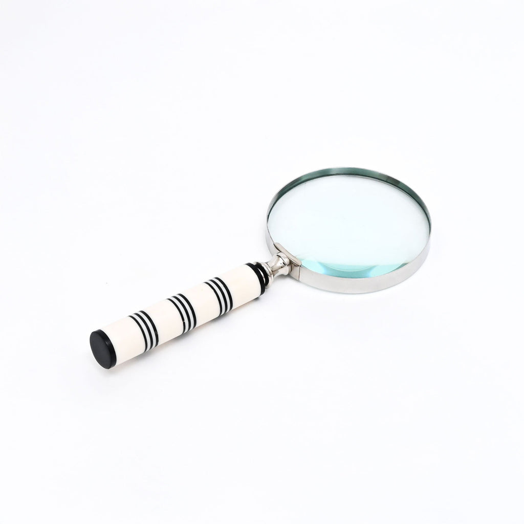 Klassiek vergrootglas met gestreept harshandvat