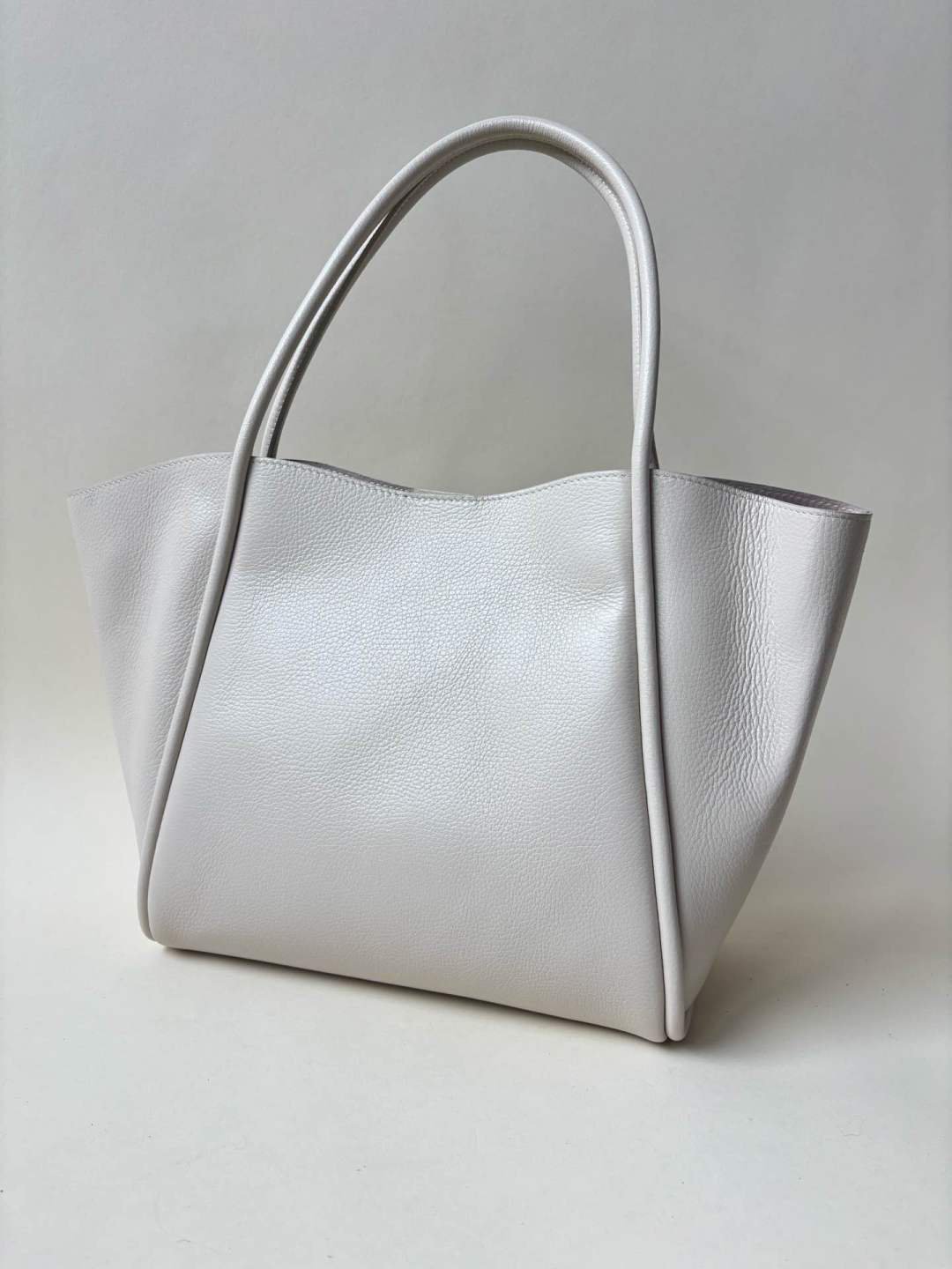 Leyla BAG