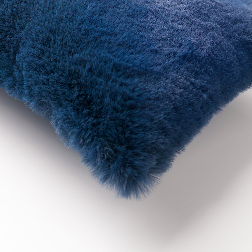 Dutch Decor Zaya - Kussen 30x50 cm - Imitatiebont look - Insignia Blauw - Blauw
