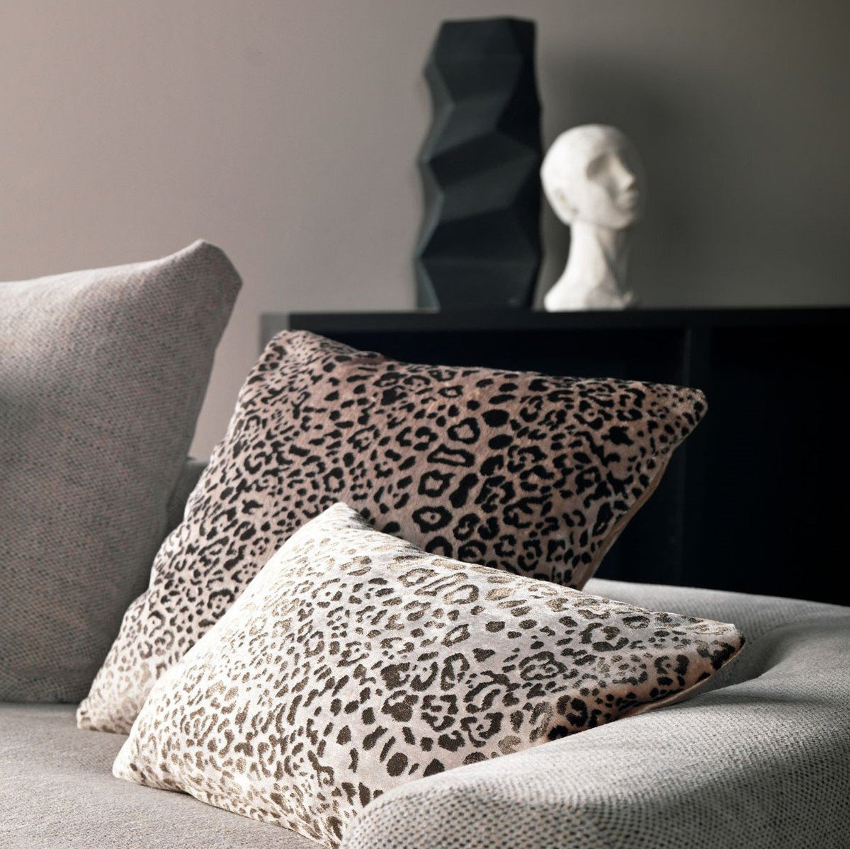 Leonelle | Kussen | 30x50 cm puimsteen | Beige | Hoii | Met luxe binnenkussen