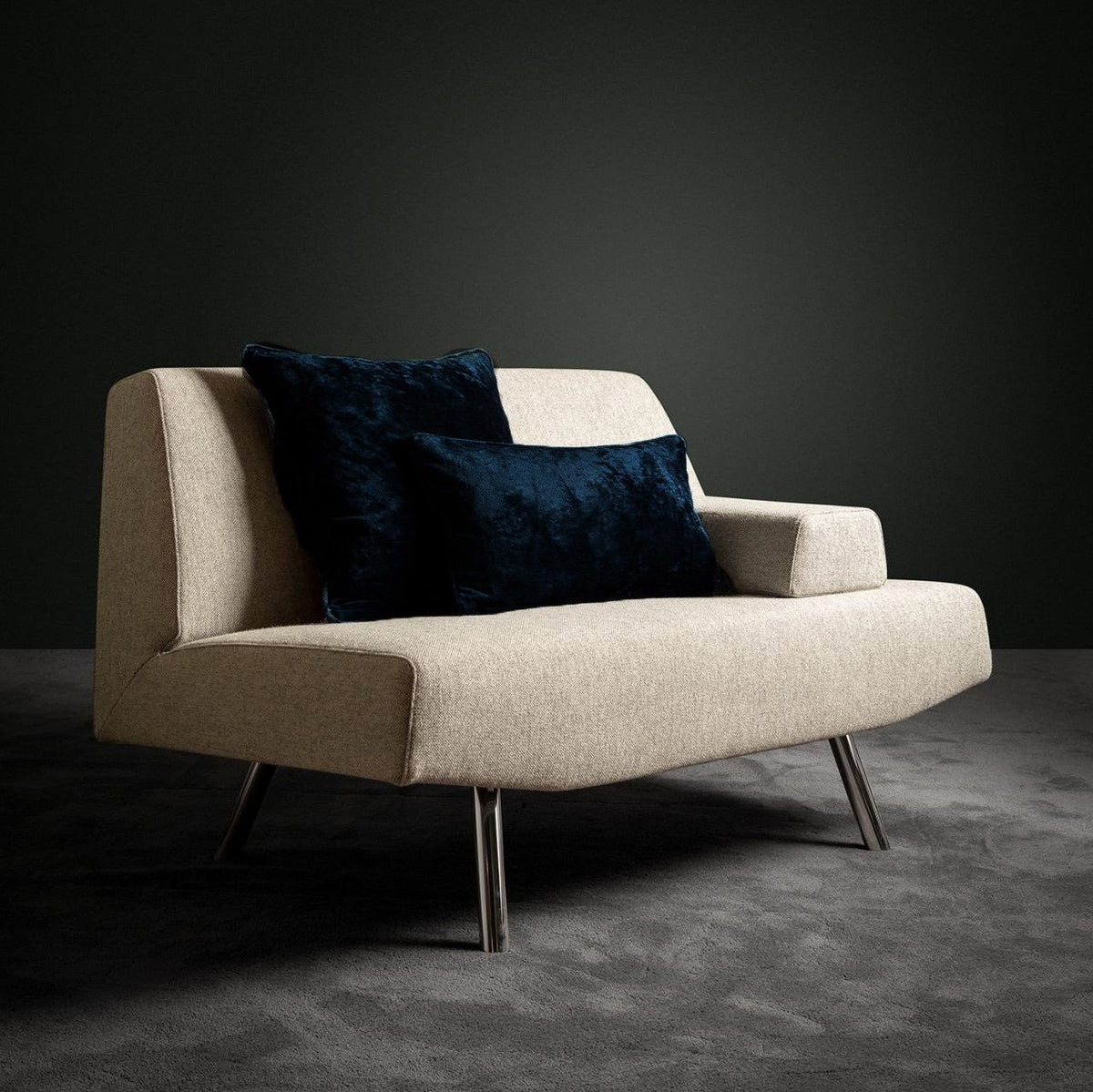 Chloe | Kussen | 50x50 cm Insignia Blue | Blauw | Hoii | Met luxe binnenkussen