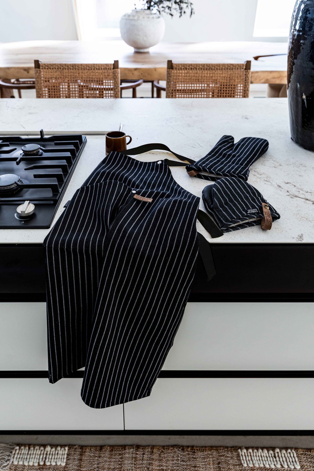 Oven glove Sherlock Stripe - SET/2 - 17x33cm, black