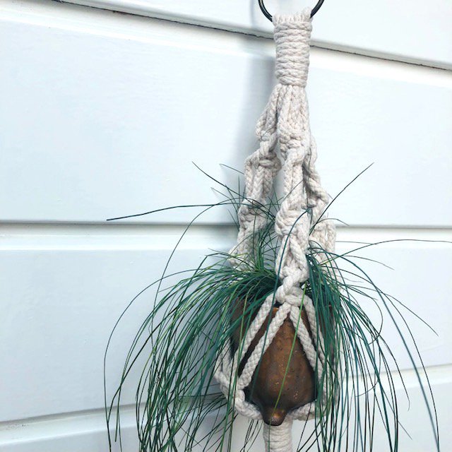 Luna-Leena plantenhanger mini - gebroken wit - set van 3 stuks - katoen macramé - L38cm - handgemaakt in Nepal
