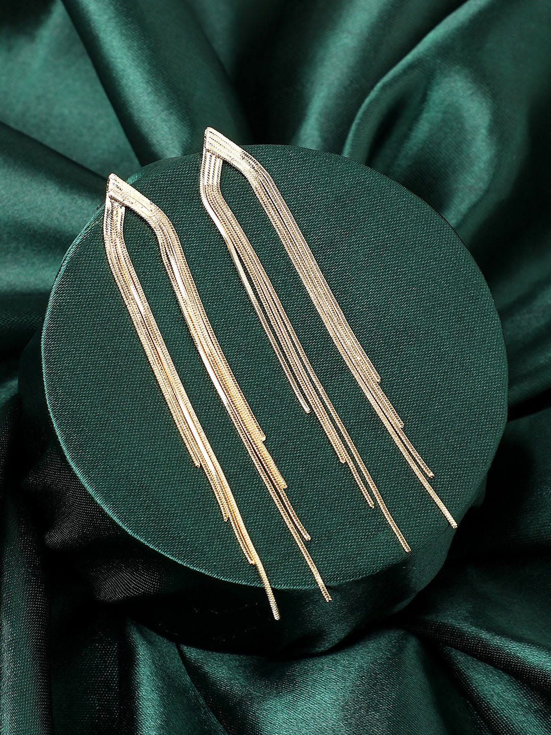 Vergulde hangende oorbellen – Sieraden voor de detailhandel – Eigentijdse stijl – Veilige post-back