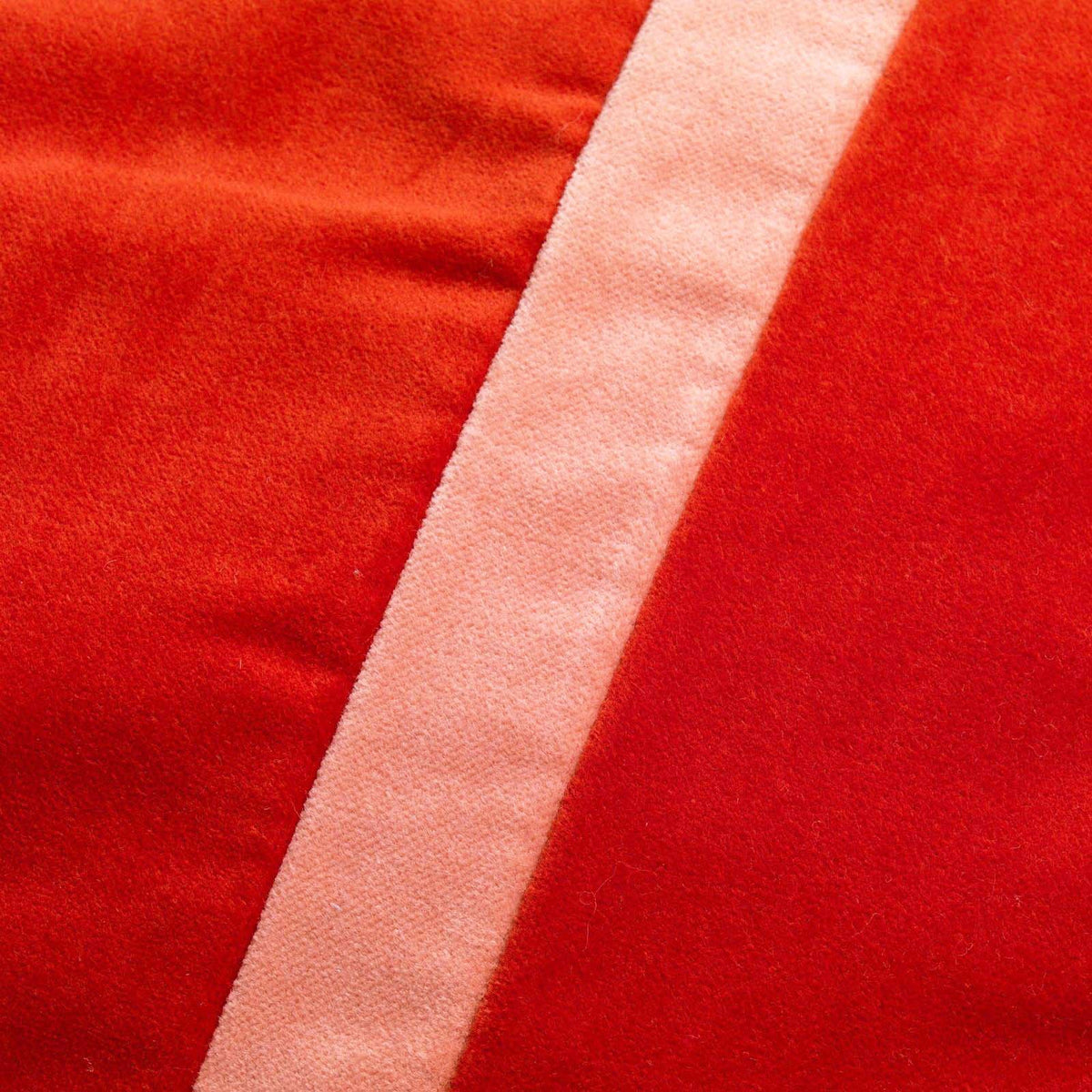 Dutch Decor Pemm - Kussen 45x45 cm - Aurora Red - Rood, roze