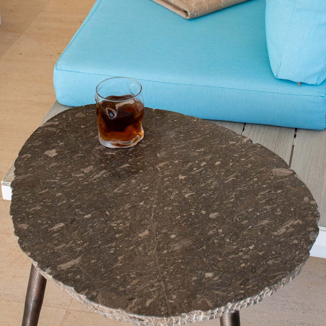 Bijzettafel in bruin marmer