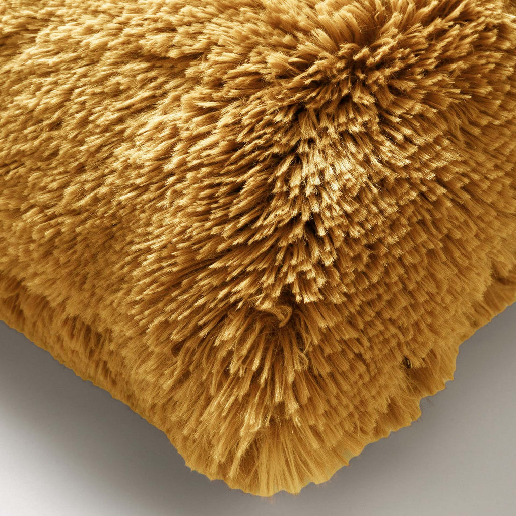 Dutch Decor Fluffy - Sierkussen 60x60 cm - Superzacht - Effen kleur - Chai Tea - Geel