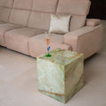 Tafel in lichtgroene onyx