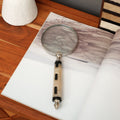 Decoratief vergrootglas – zwart-wit handvat