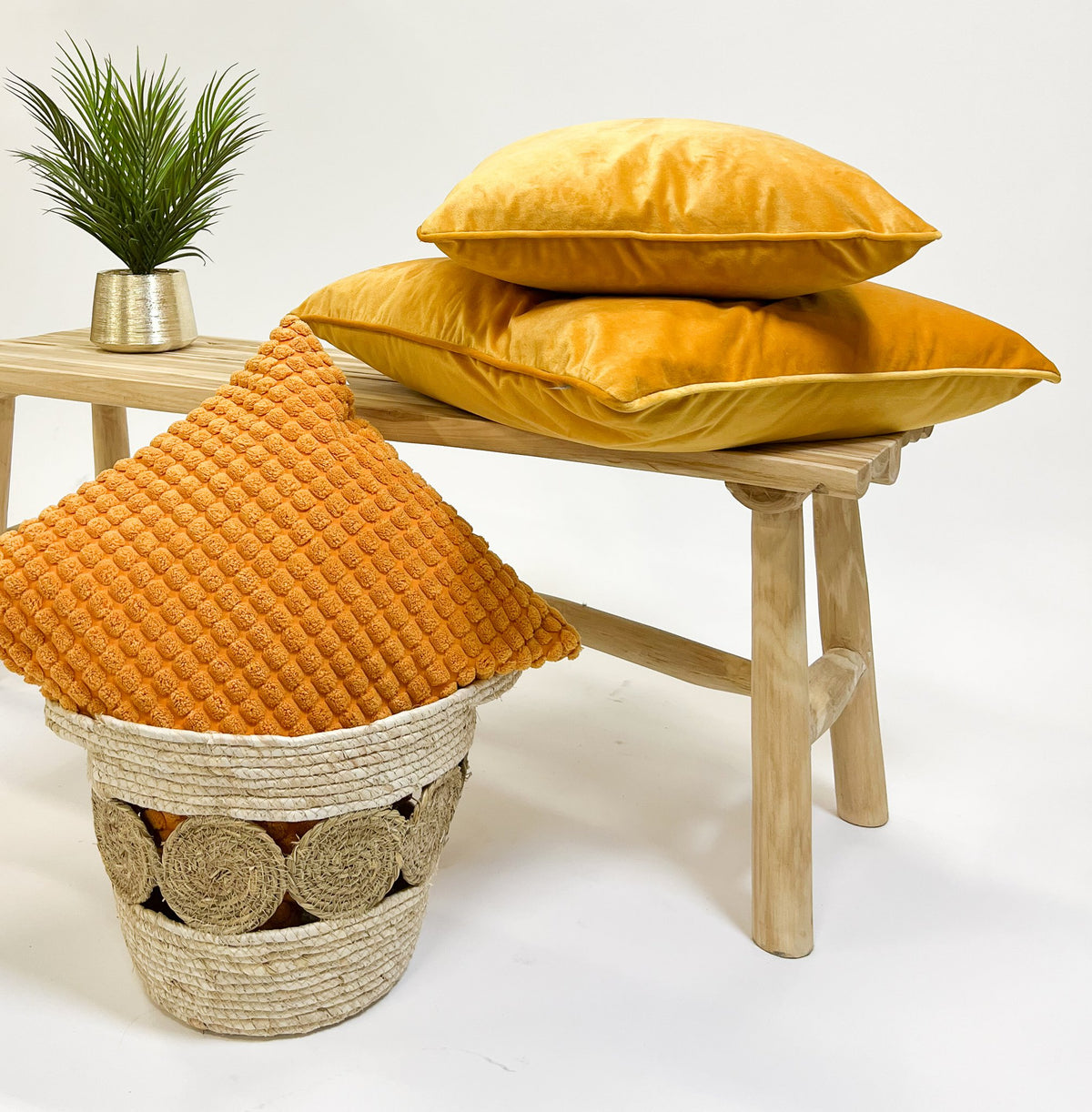 Nederlands decor Finn - kussen 60x60 cm gouden gloed - geel -ochre