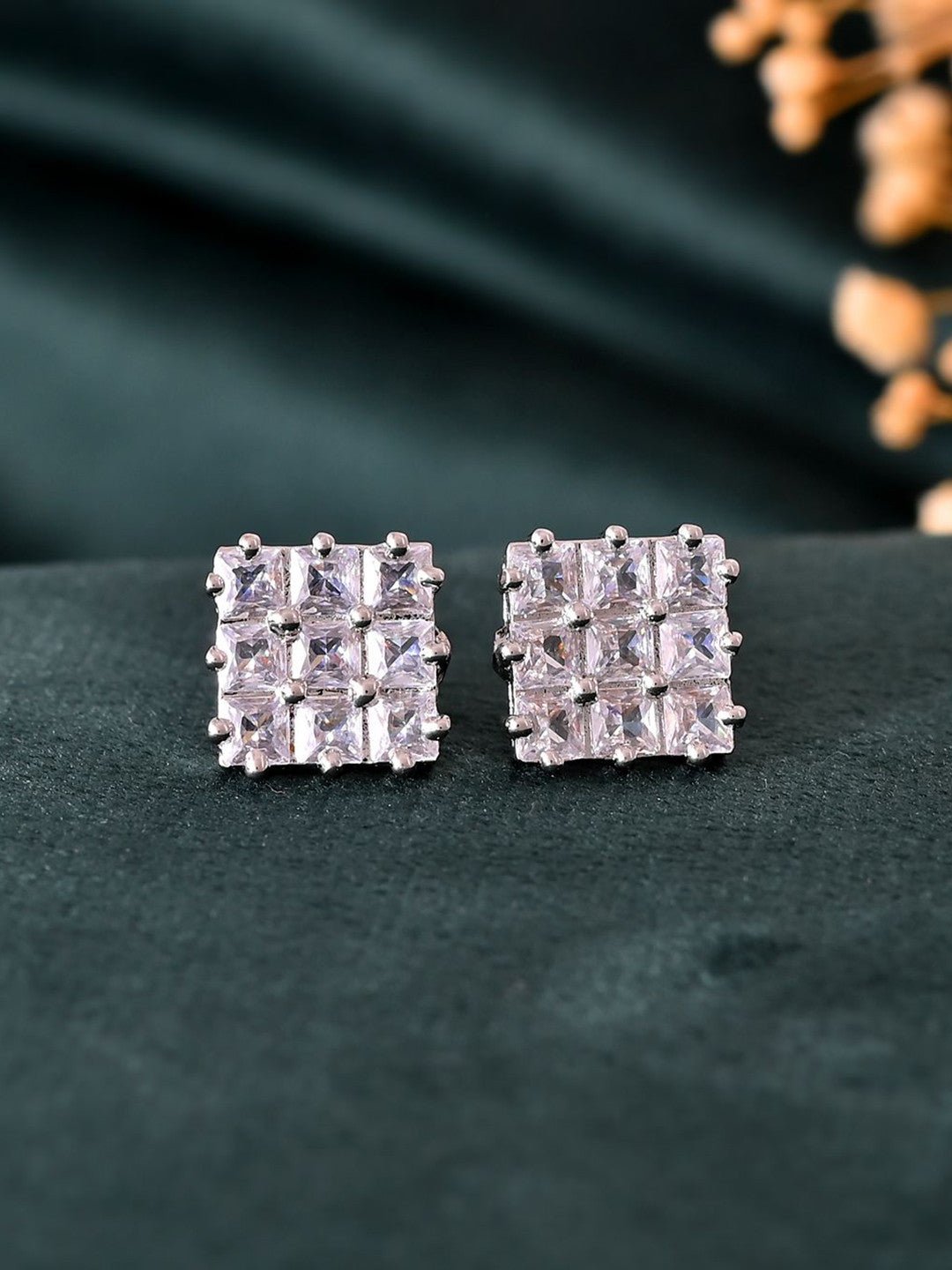 Verzilverde vierkante oorknopjes – mode-sieraden – Amerikaanse diamanten accenten – paar van 1 cm