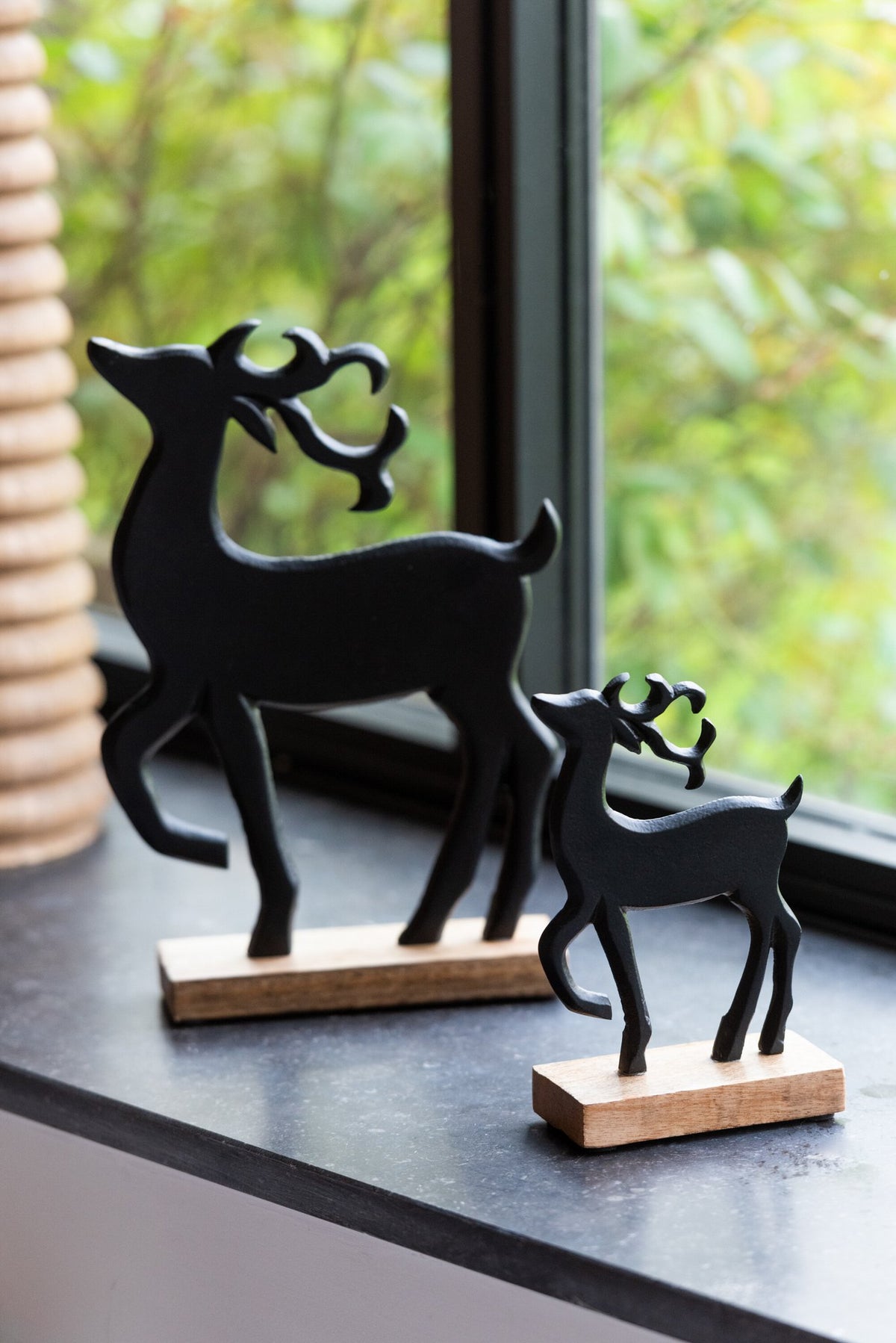 J-Line figuur Rendier Op Voet - aluminium/hout - zwart - large