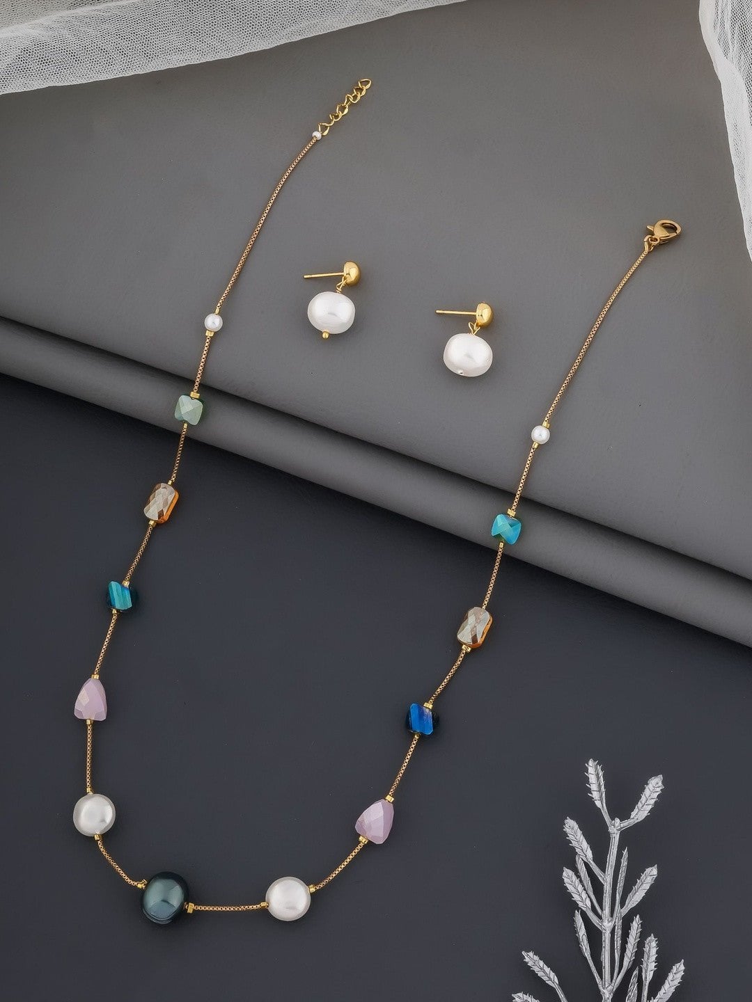 Messing vergulde ketting – sieraden voor de detailhandel – verfraaid met kristallen