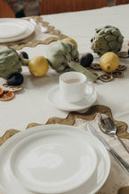 Gisèle Scallop Placemat met geborduurd detail