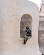 Sculpturaal papier-maché vaas-damebeeldje