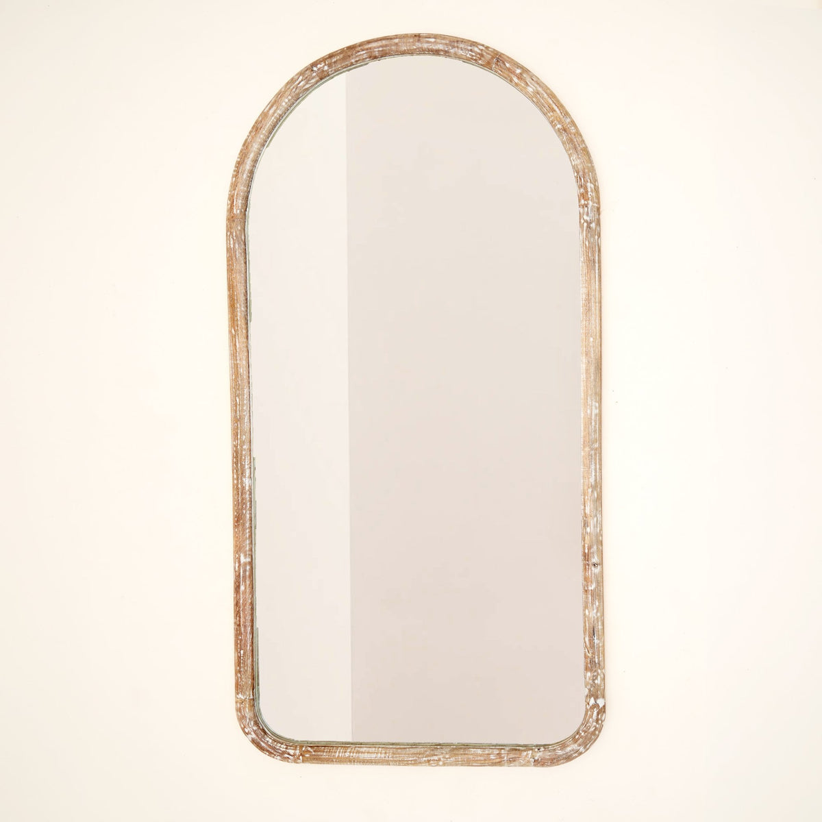 Halfronde wandspiegel in antiek wit mangohouten frame