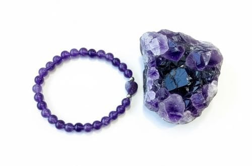 Dames armband Amethist 6 mm met hart kraal