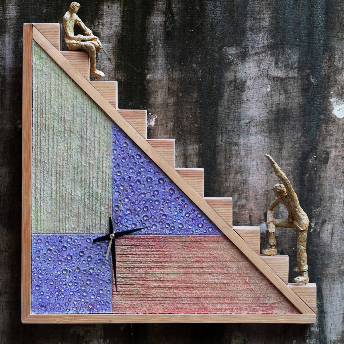 Wandklok van papier-maché - Een verhaal van een metgezel