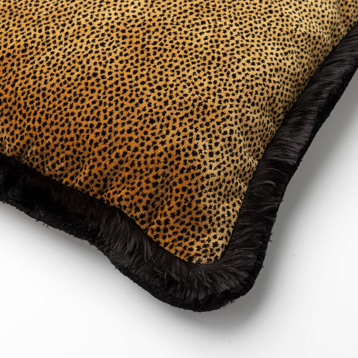 Elisabeth | Kussen | 45x45 cm tabak Brown | Bruin | Velvet | Doten | Hoii | Met luxe binnenkussen
