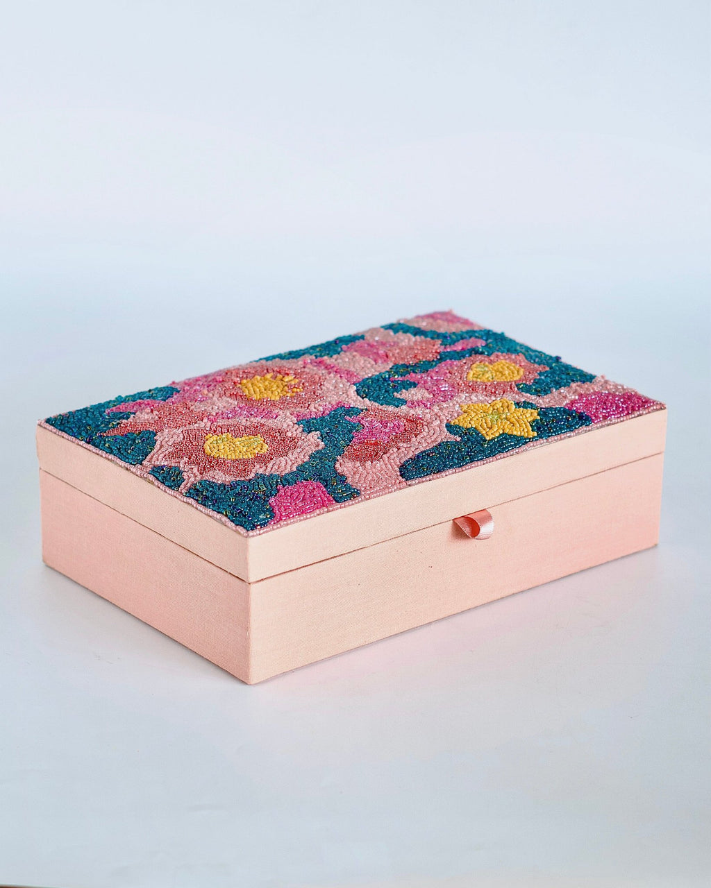 Sieradendoos met kralen en bloemen - 9x6x2,5 inch