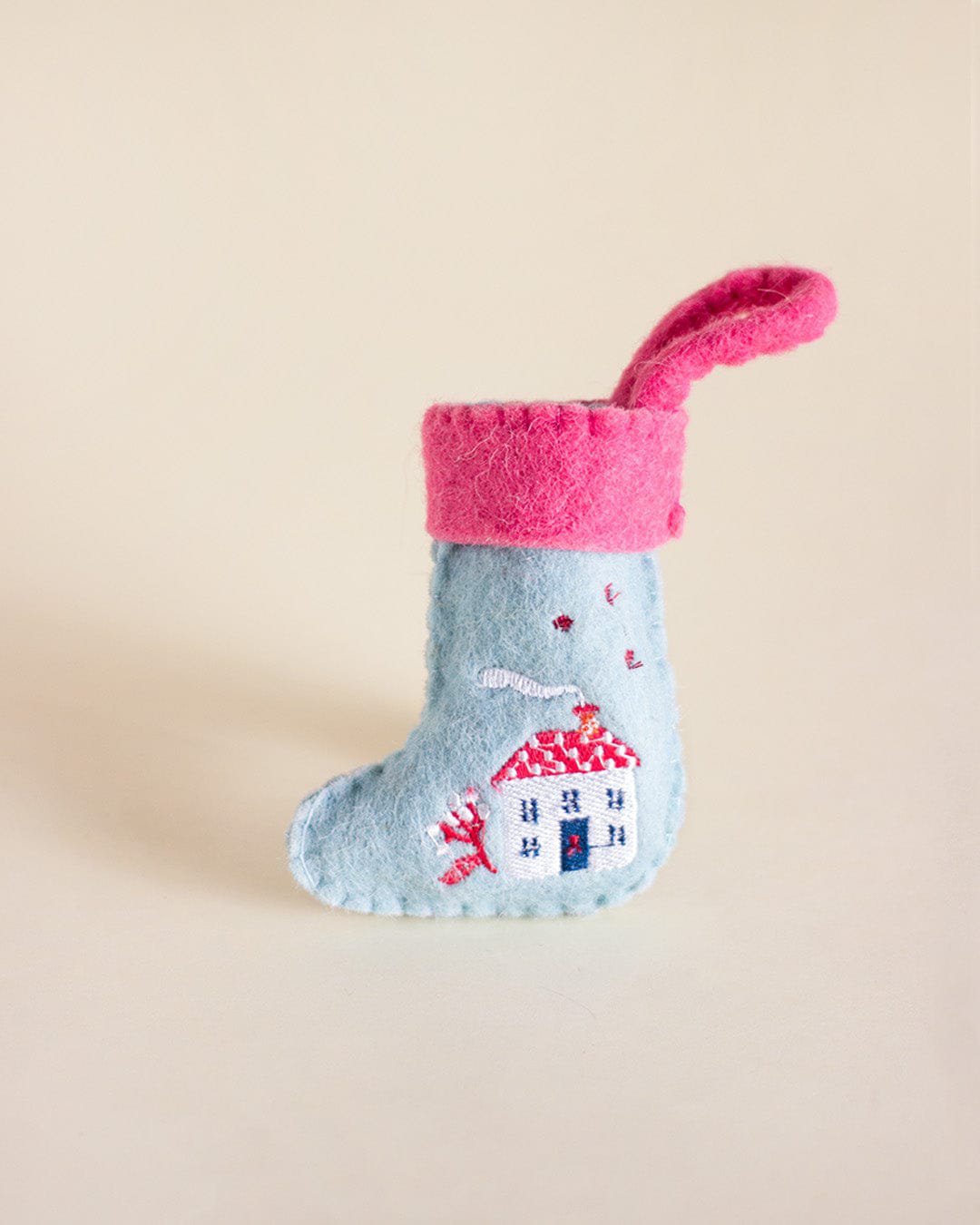 Kerstornament | Geborduurde viltkous Happy Home