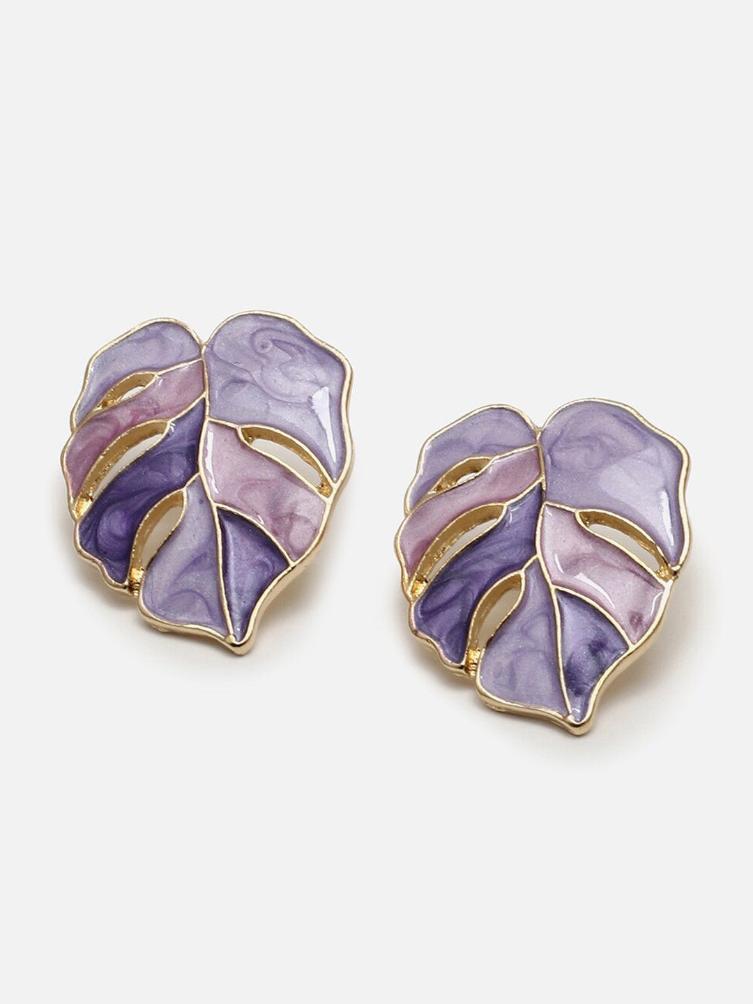Vergulde bladvormige studs – modieuze oorbellen – gepolijste afwerking – op de natuur geïnspireerd ontwerp