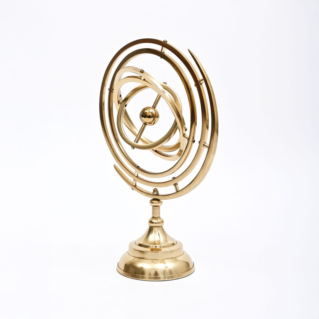 Klassiek gouden armillairsfeer decoratief beeldhouwwerk