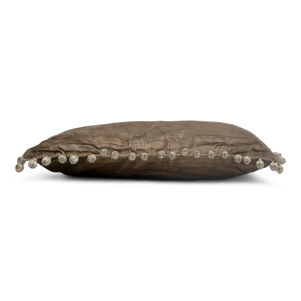 Half kussen fluweel pom pom taupe 35x45cm