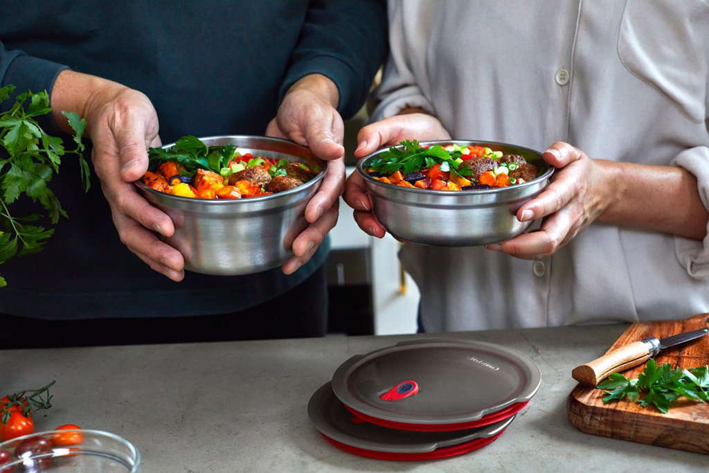 Black+Blum Steel food Bowl Small - Meal prep - Ø170mm - H 59mm - Grijs/Rood