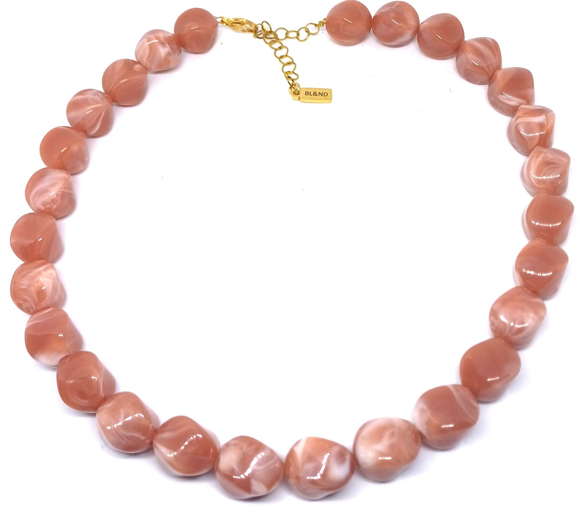 Ketting gemaakt van imitatie edelsteenklompjes