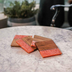 Blush Tide Coaster Set – Onderzetters – Acaciahout en hars – Unieke houtnerf – Set van 4