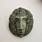 Handgemaakte papier-maché-masker-broche