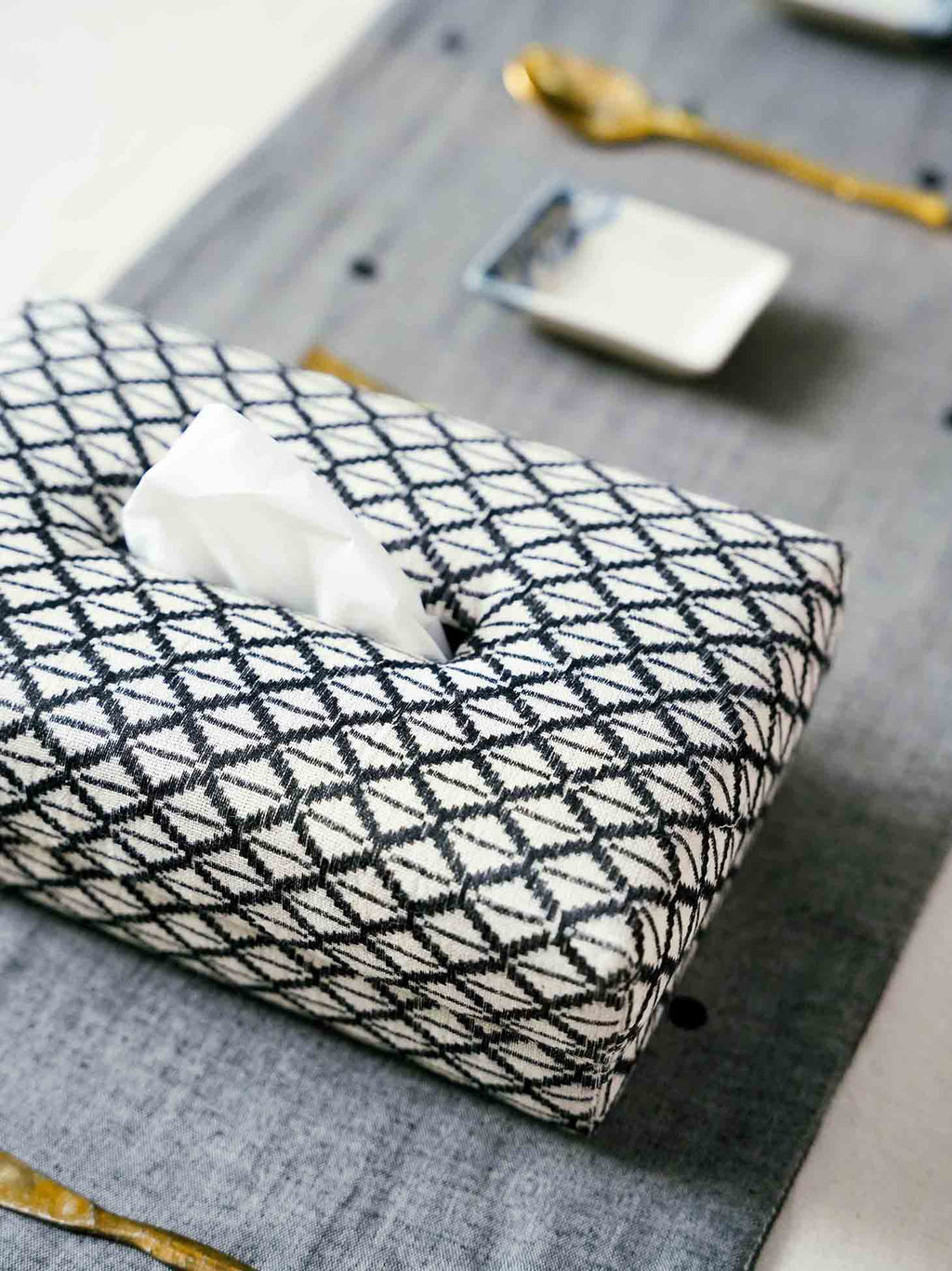 Tissuebox van puur katoen - jacquardgeweven, geometrisch ontwerp