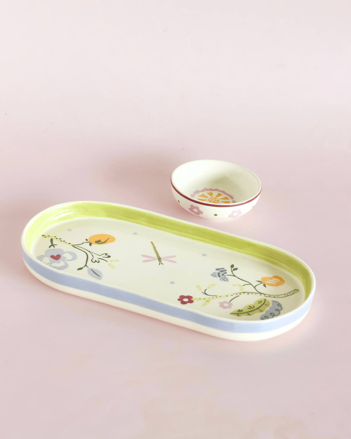Handbeschilderd keramisch ovaal serveerbord - met notenkom, bloemen, 24,5x12cm