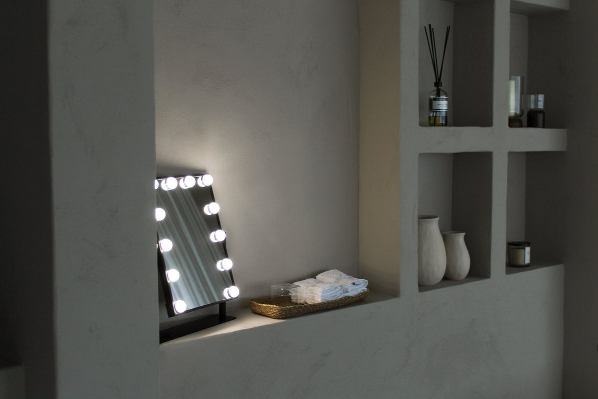 Make-up Hollywood zwart LED spiegel, 12x dimbare LED bulbs en 3 kleuren licht