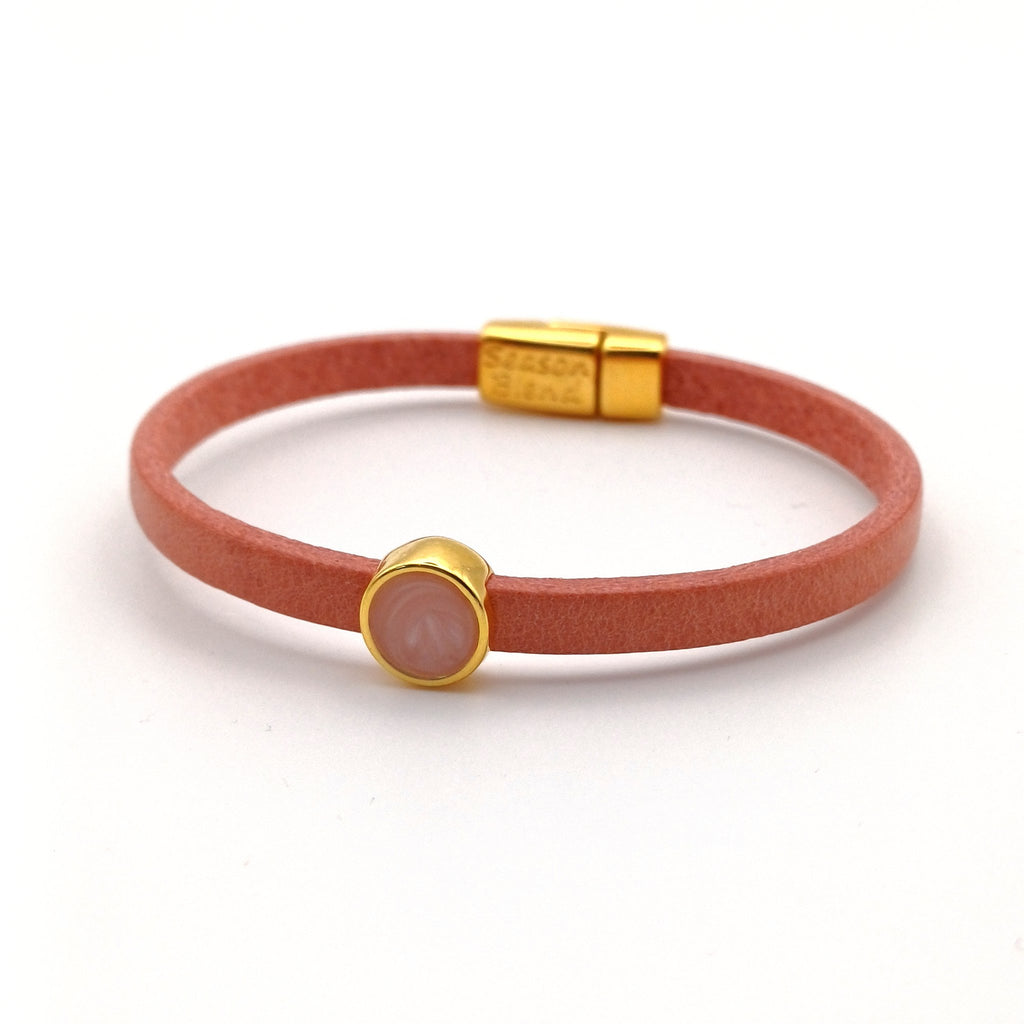 Leren armband met ronde emaille schuifregelaar
