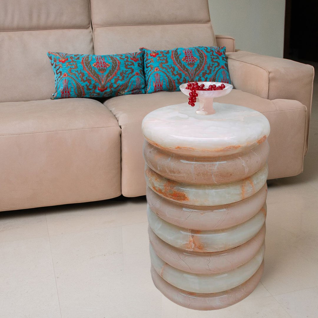 Kleine tafel in beige marmer en witte onyx