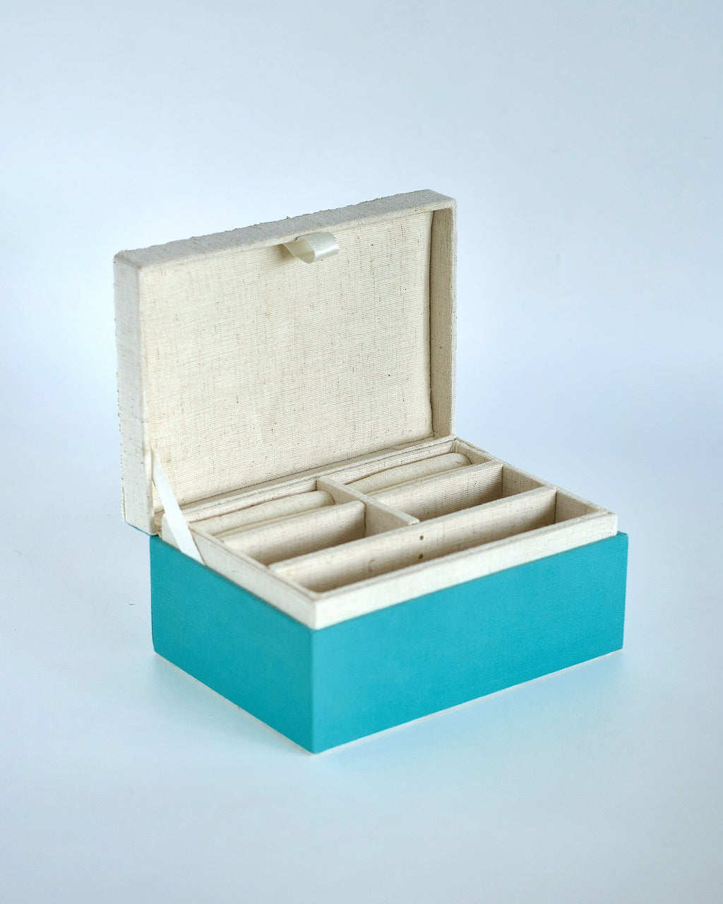 MDF Geborduurde Sieradendoos Met Bloemenkralen - 7x5x3 Inch