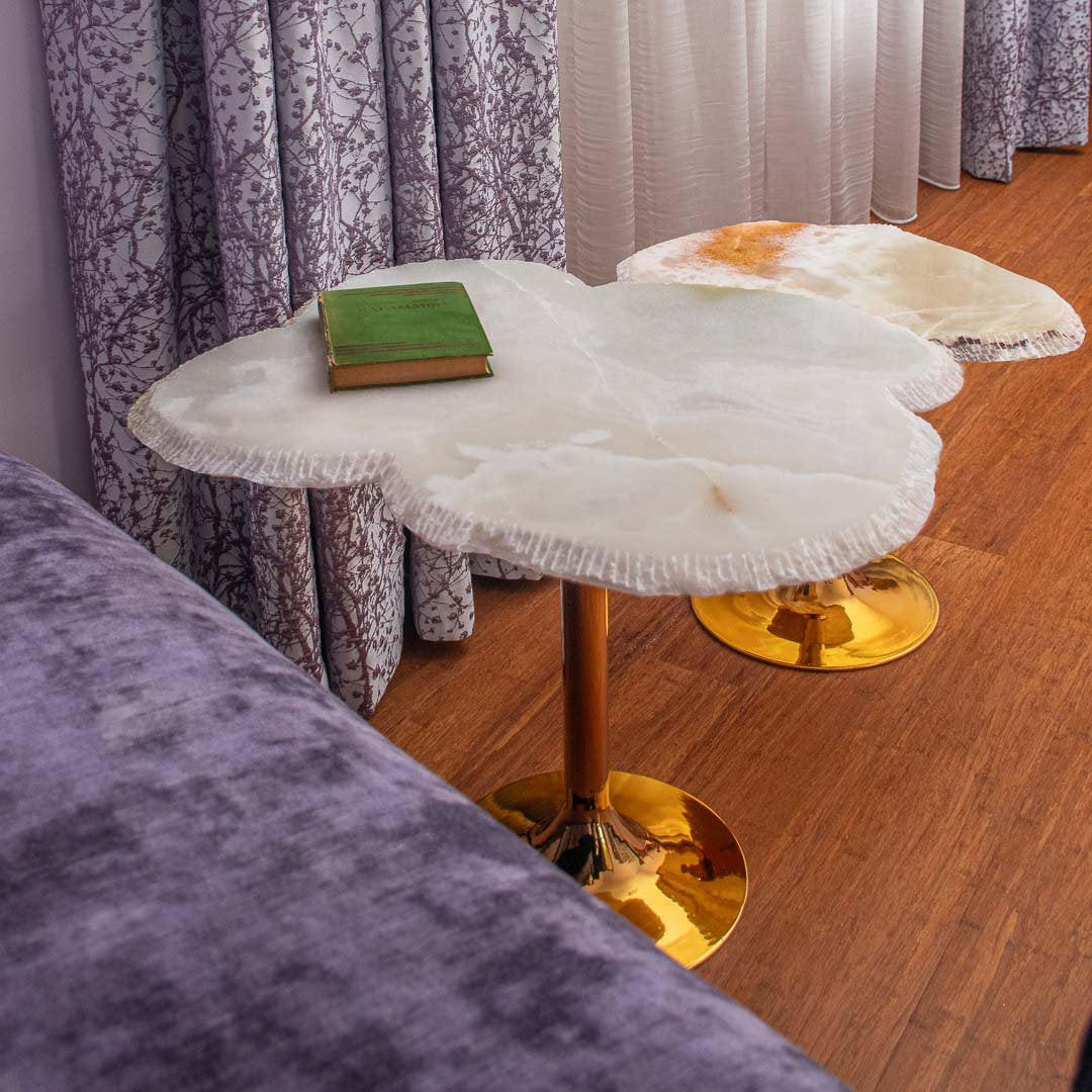 Tulpentafel in witte onyx