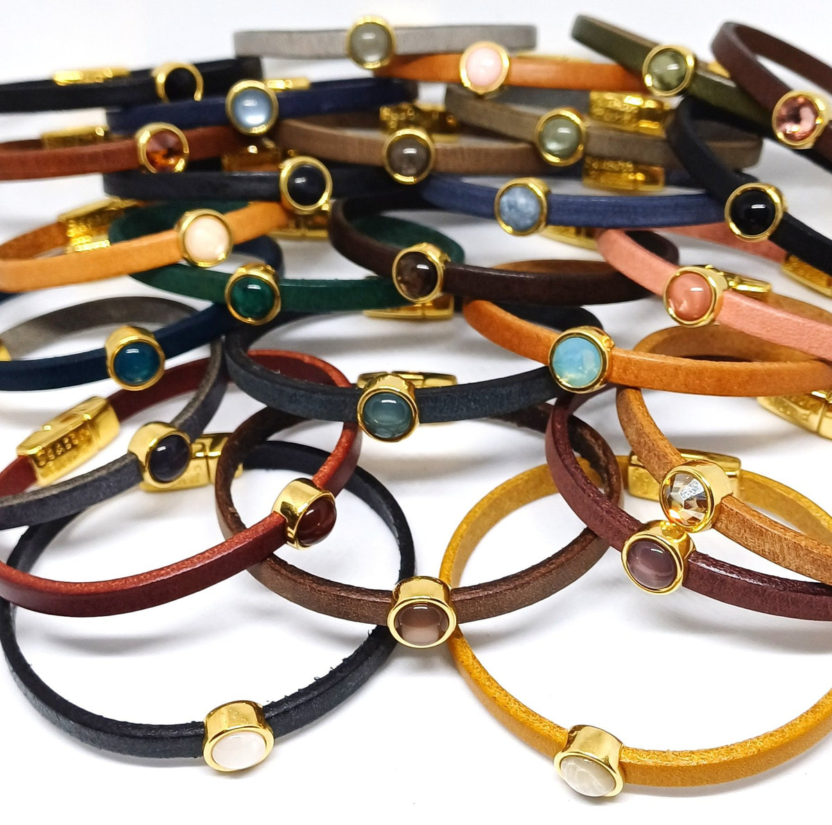 Timeless leren armband 24K verguld zwarttinten