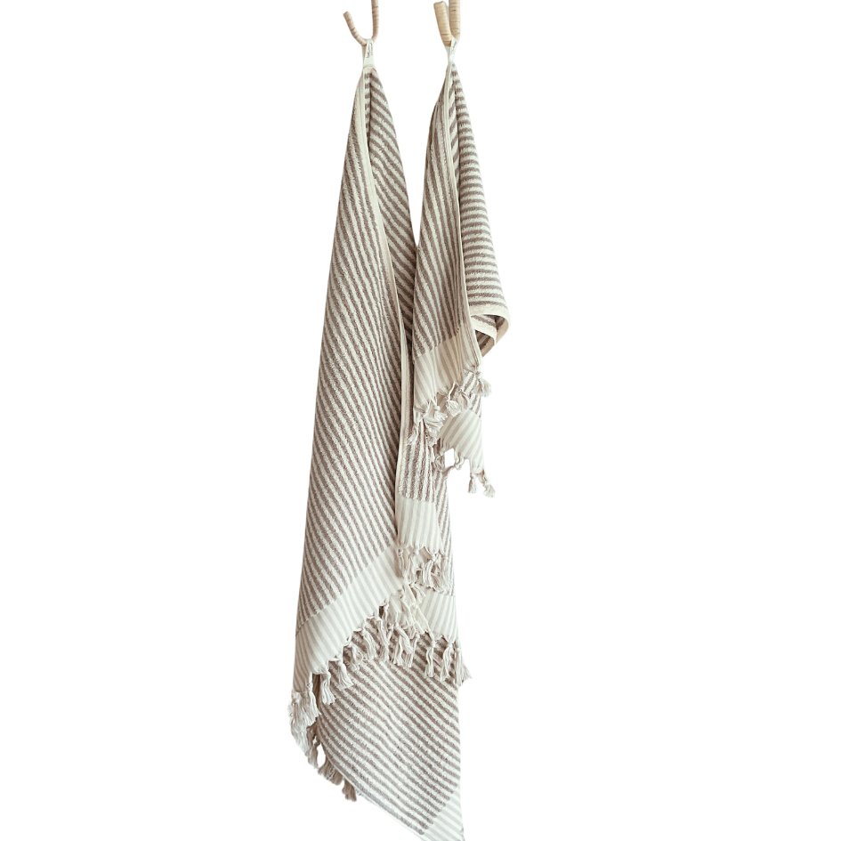 PomPom Handdoek Stripe Taupe
