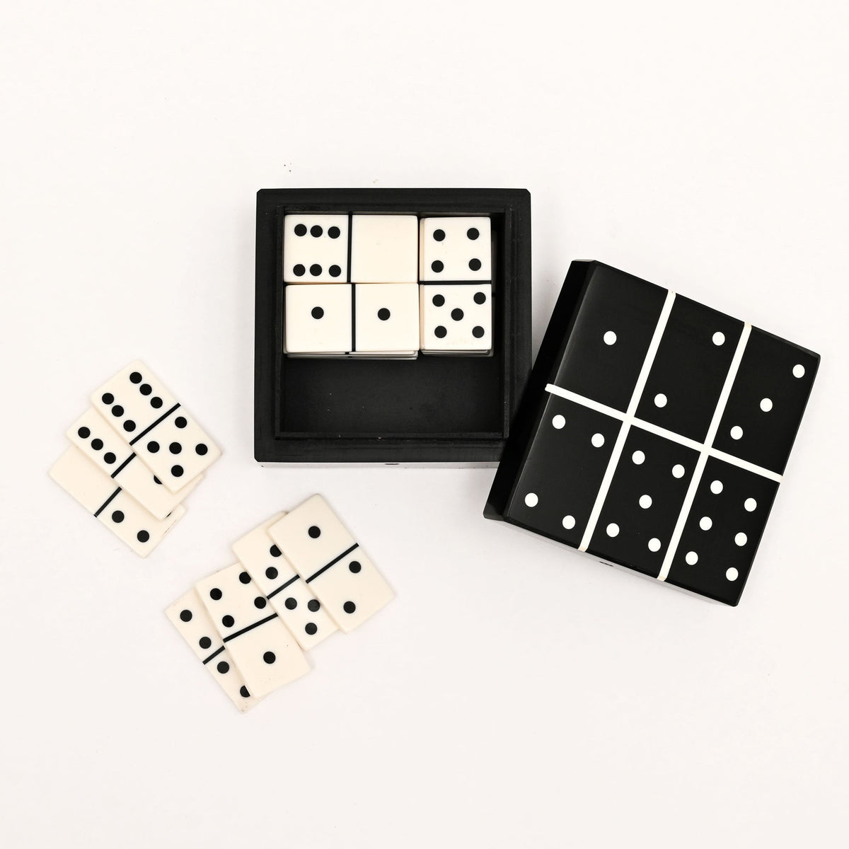 Decoratieve dominoset – harstegels en MDF-doos