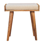 Top van massief houten voetenbankje in crèmekleurige boucléstof