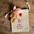 Konijn in zakje somebunny loves you