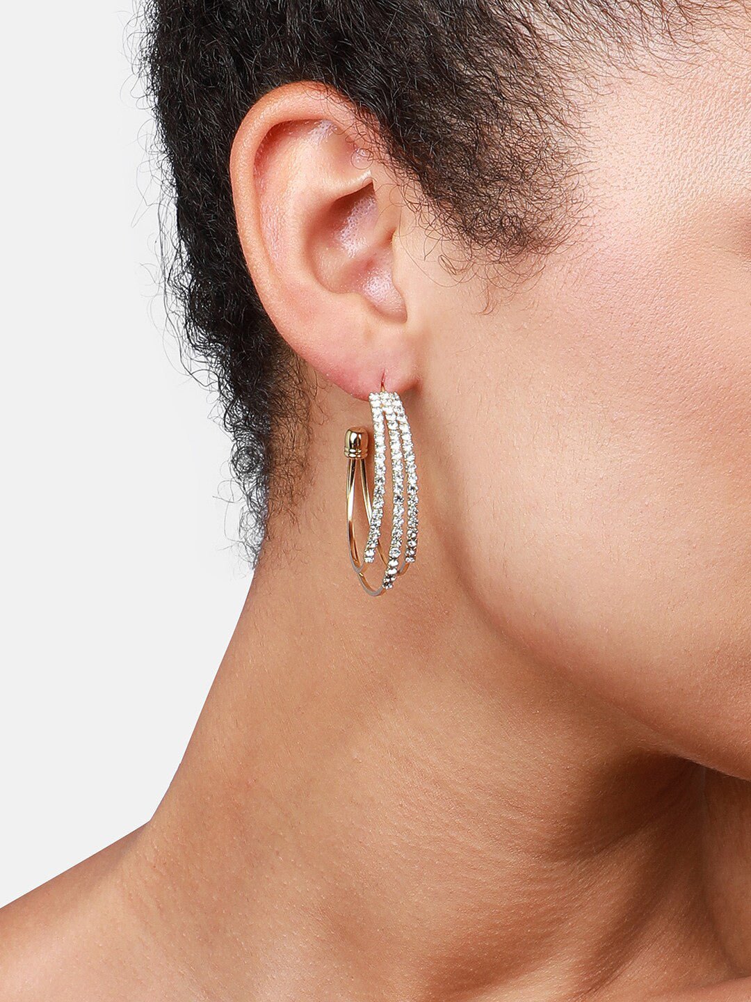 Vergulde moderne halve oorringen – mode-sieraden – kunststenen – paar van 3,5 cm