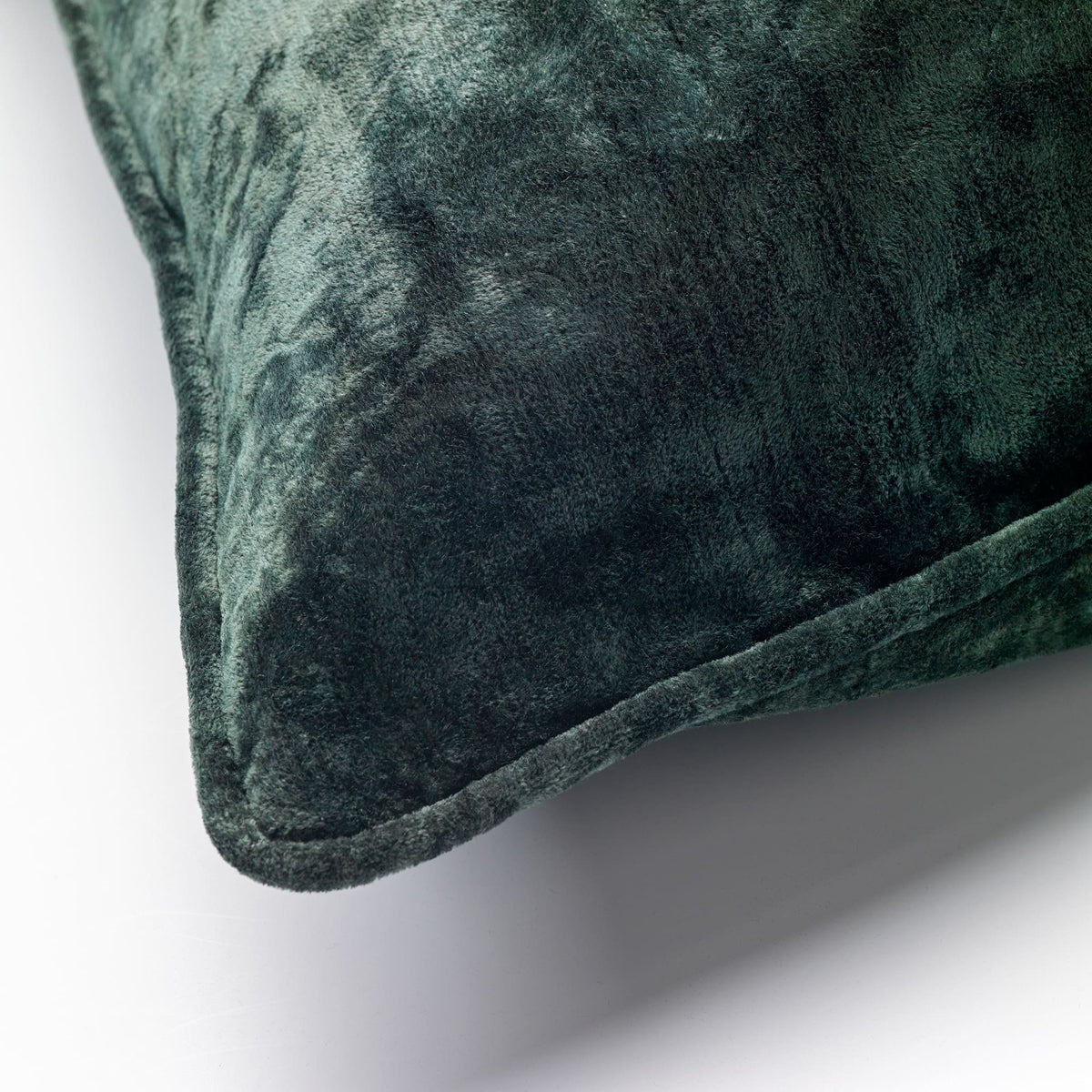 Chloe | Kussen | 50x50 cm bergaanzicht | Groen | Hoii | Met luxe binnenkussen
