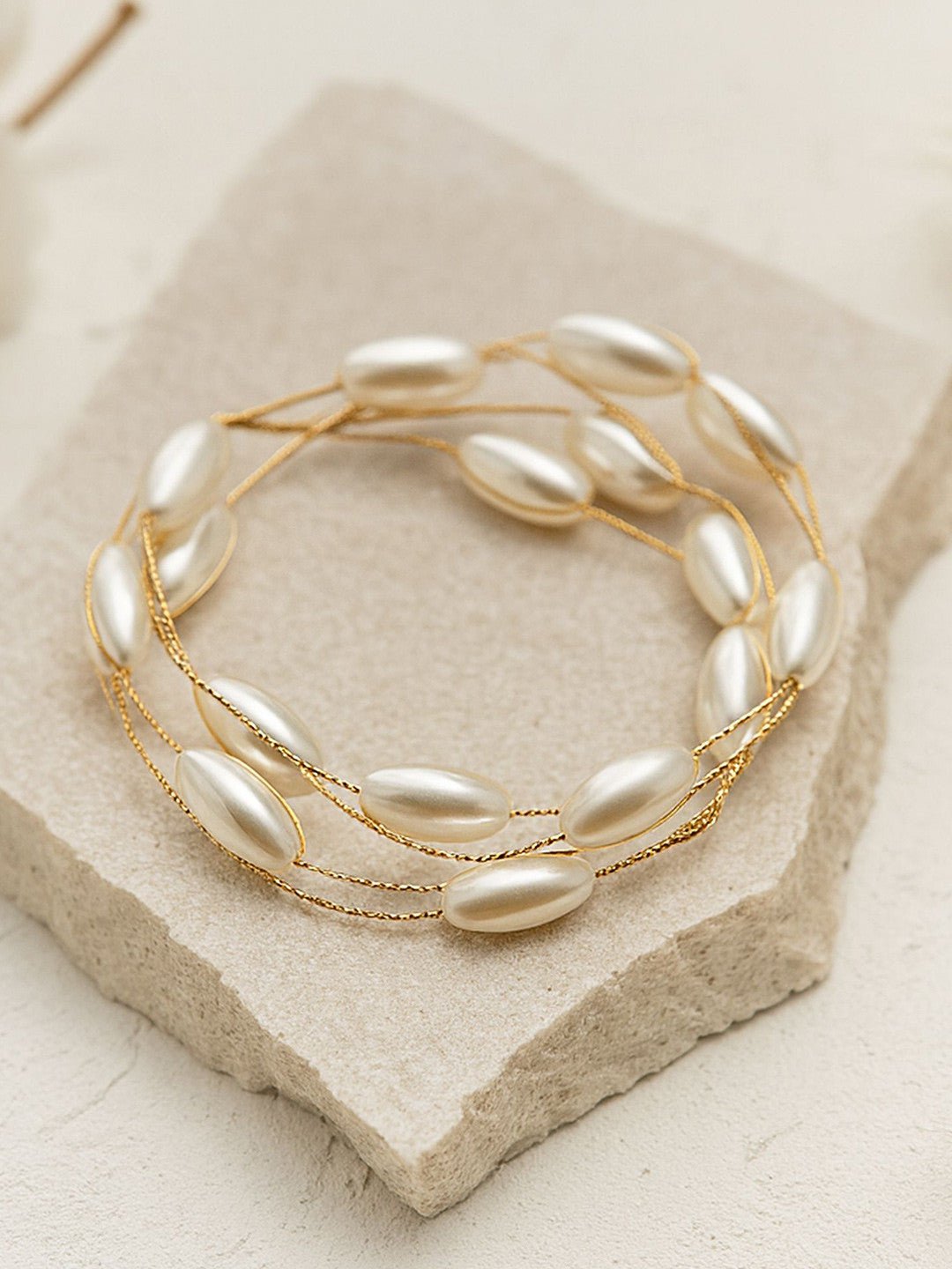 Vergulde meerstrengige kralenarmband – mode-sieraden – legering en parel – 18 cm lengte
