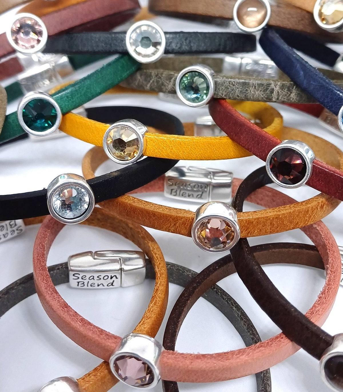 Tijdloze leren armband antiek verzilverd blauwtinten